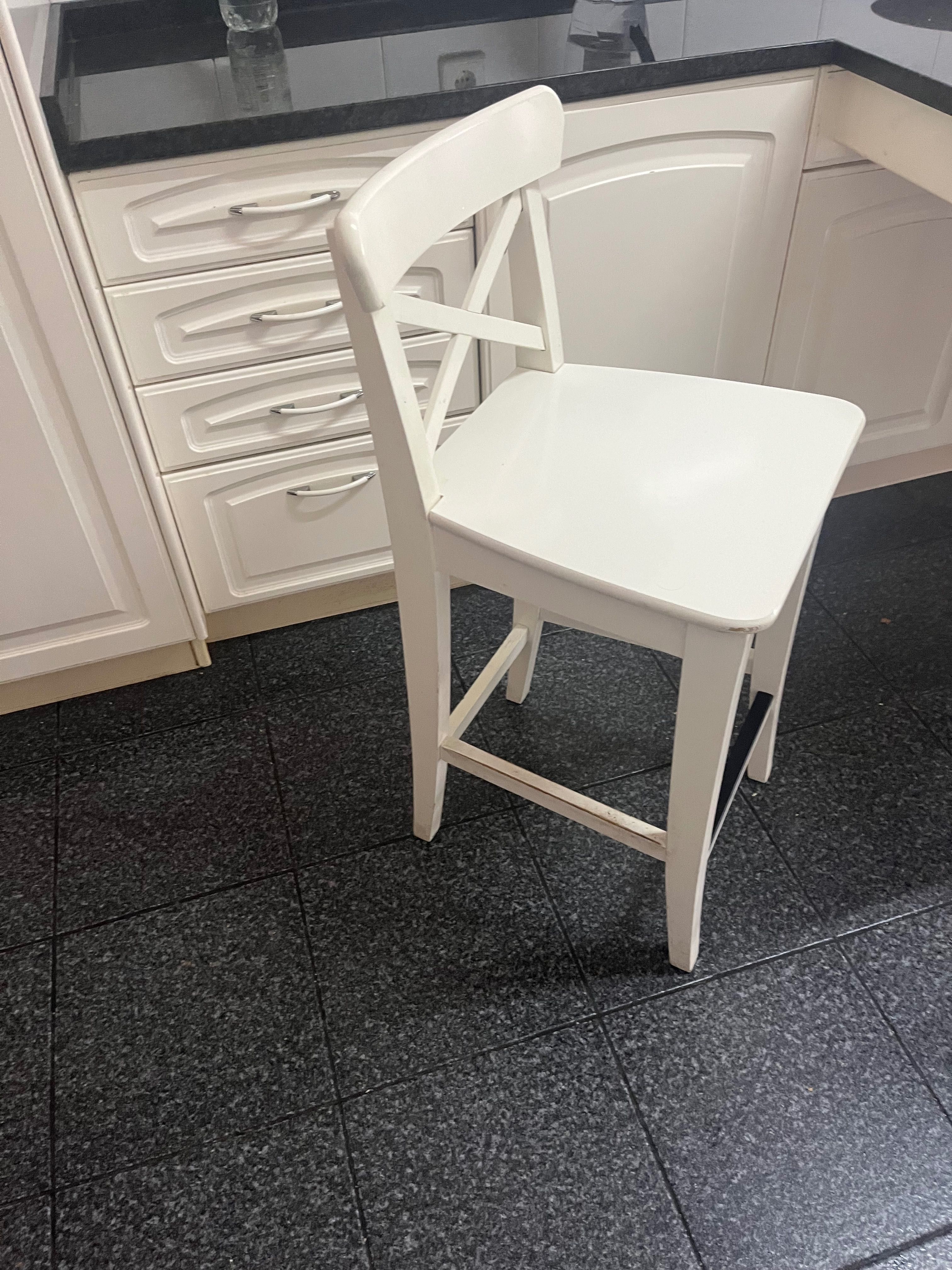 3 Cadeiras de cozinha elevadas