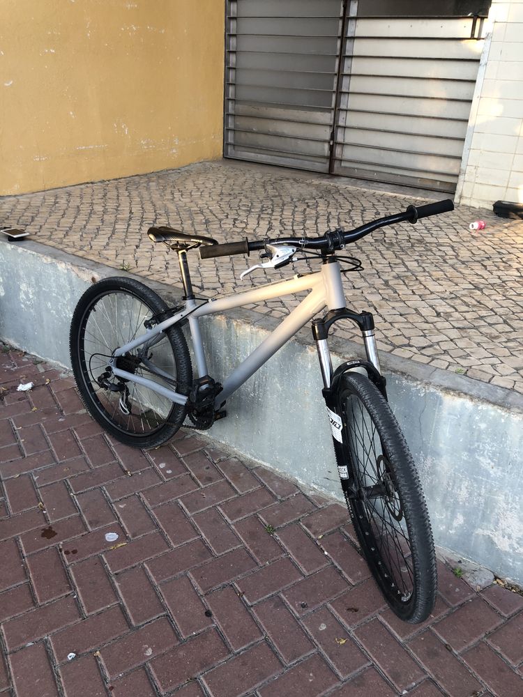 Biciclete usada mas muito boa aro 26