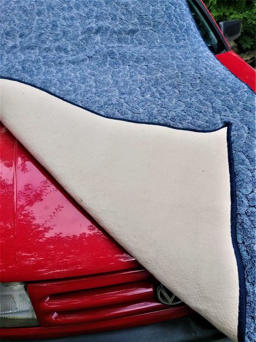 Килимова доріжка 2.5 х 1.2 м. Два нових металевих стільці.