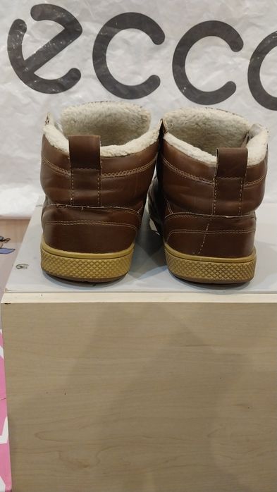 Продам мужские зимние кроссовки  - сникерсы  Remonte