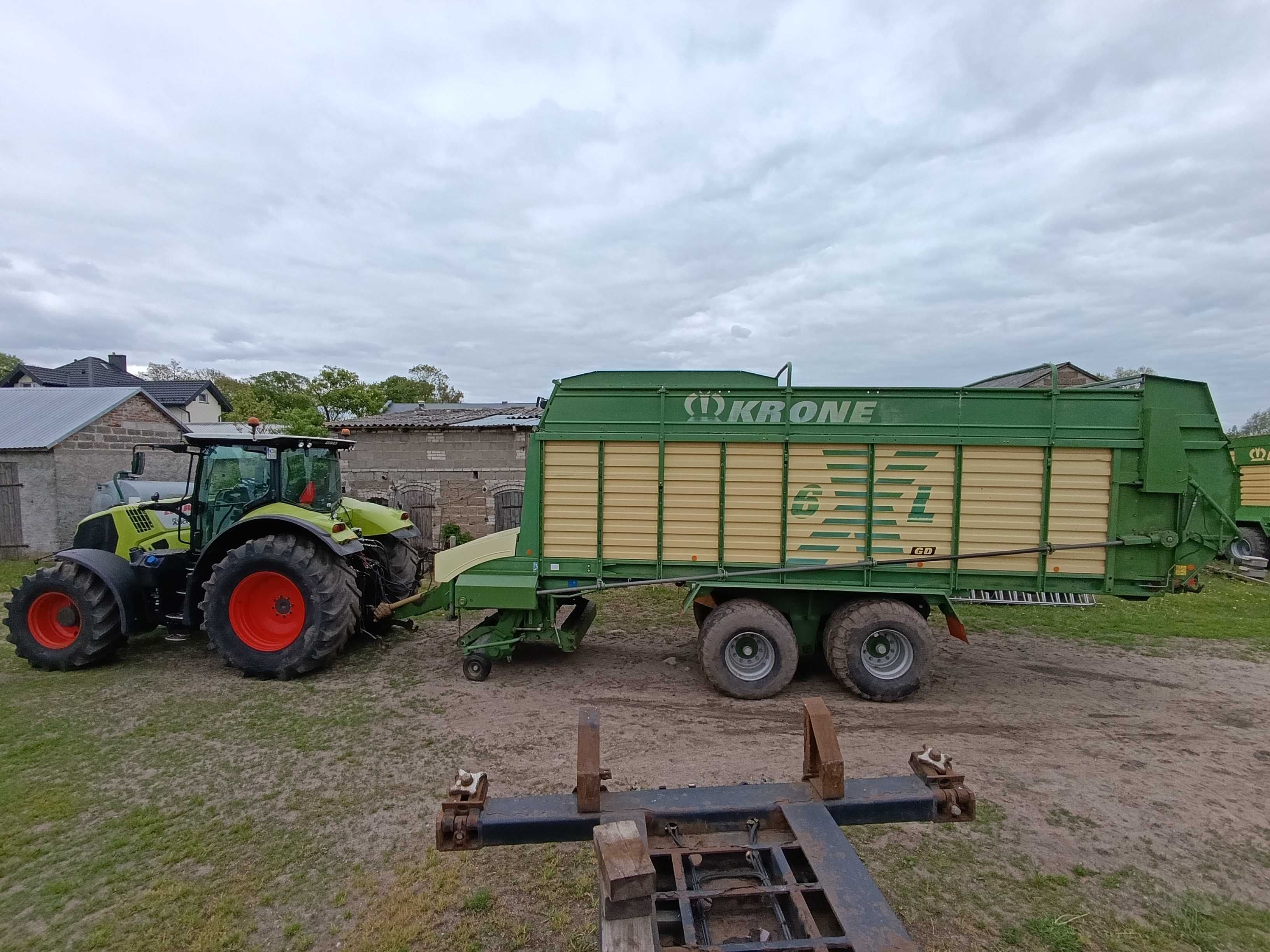 Zbiór traw Krone Mf, Fendt, Claas