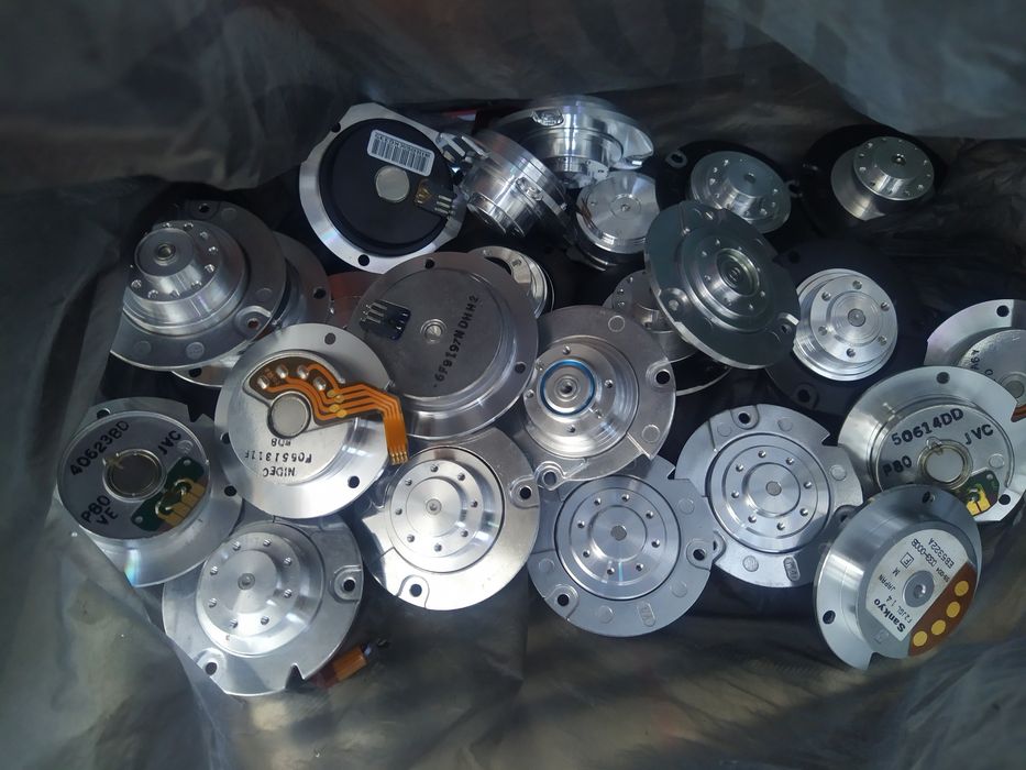 Продам електромотор ( електро двигун ) із hdd 3.5