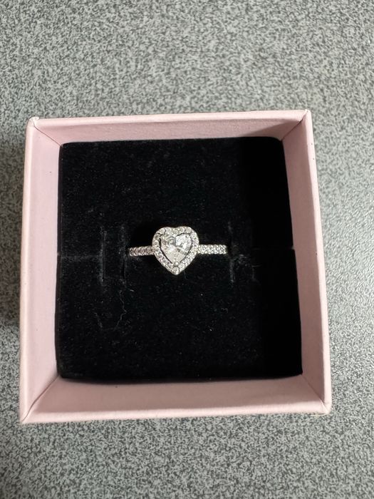 Каблучка Pandora "Щирі почуття"