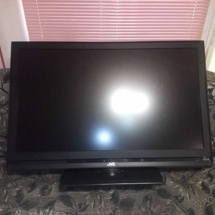 Телевизор JVC 42