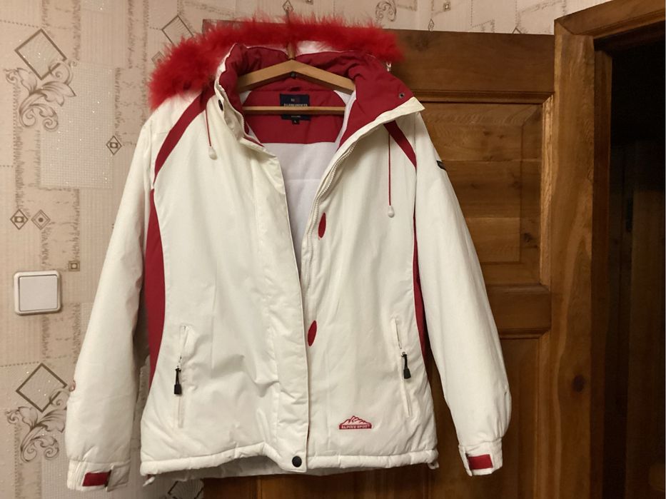 Продам куртку зимнюю, легкую, фирменную качественную, размер 48!