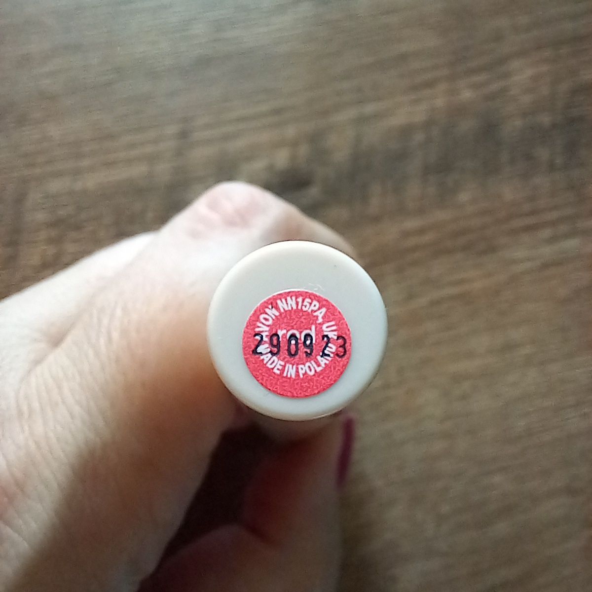 Avon True balsam pielęgnacyjny do ust Red