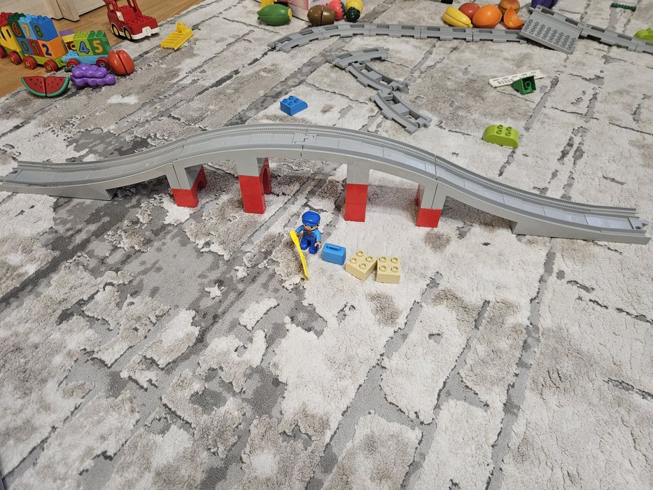 Lego Duplo 10874 паровий поїзд і Лего Duplo  Залізничний міст і рейки