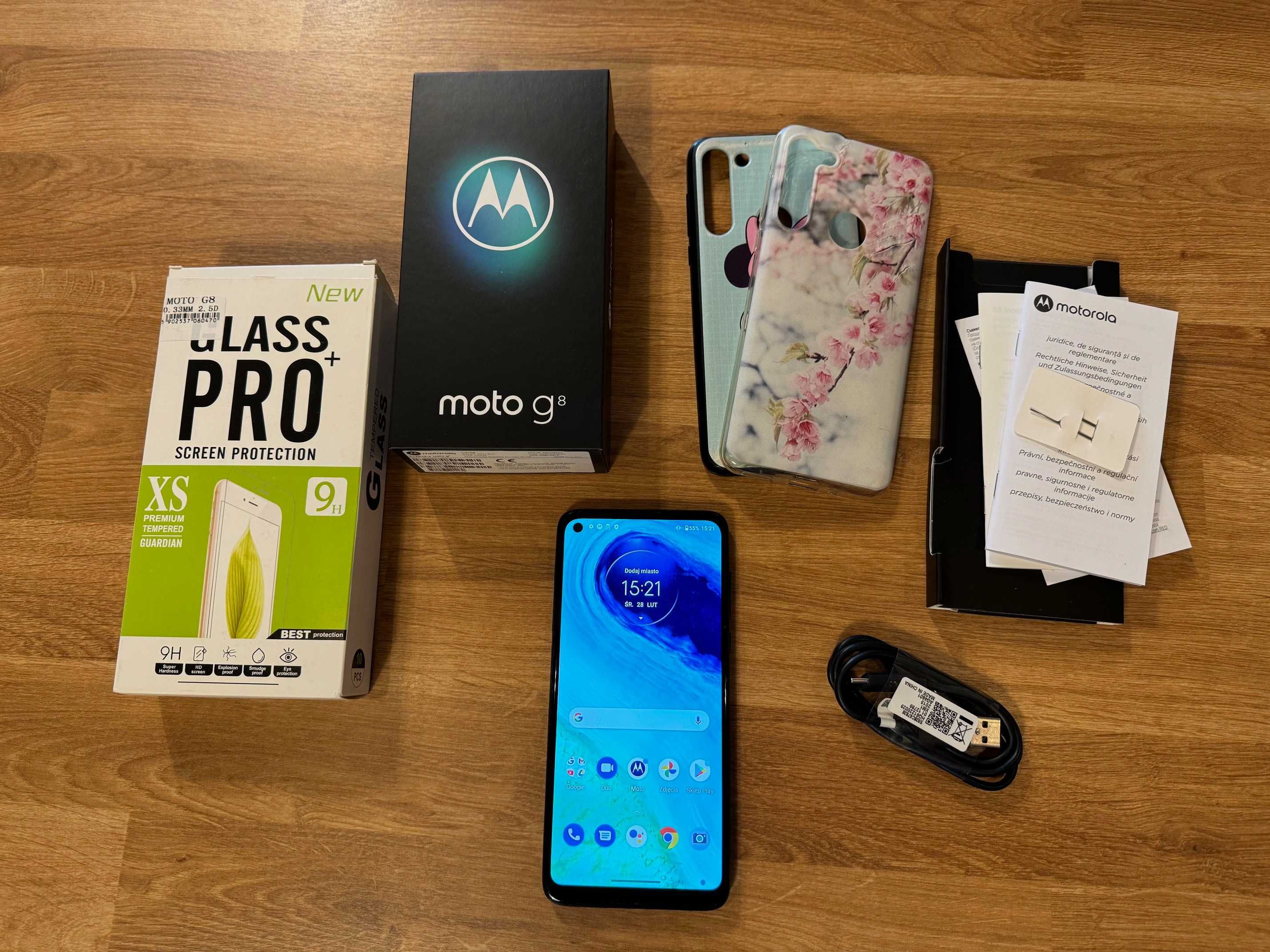 Motorola G8 64GB Neon Blue, stan jak nowa, dużo gratisów