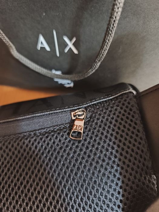 Armani Exchange Mala de Cintura , Peito .
