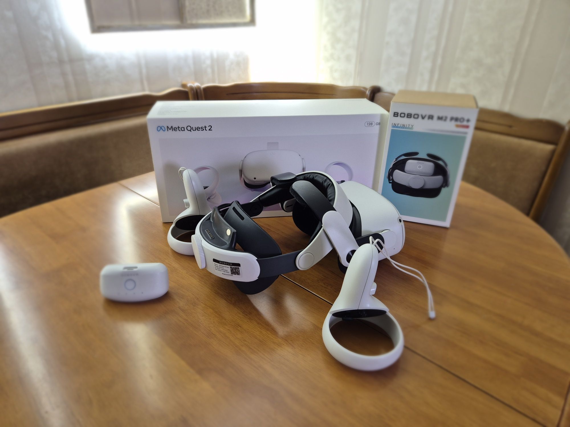 Oculus Quest 2 (128 ГБ) + Bobo VR M2 Pro