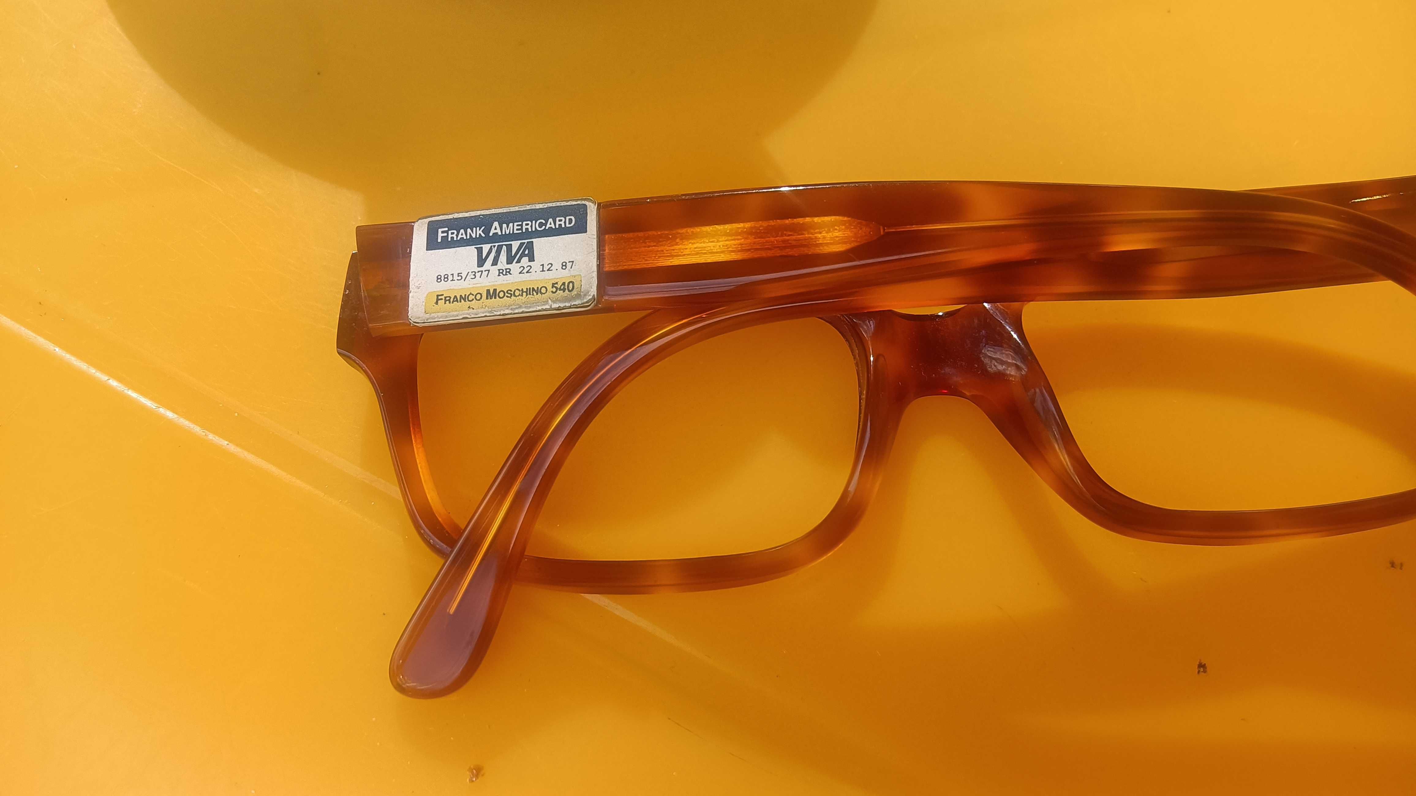 Armação óculos Moschino by persol