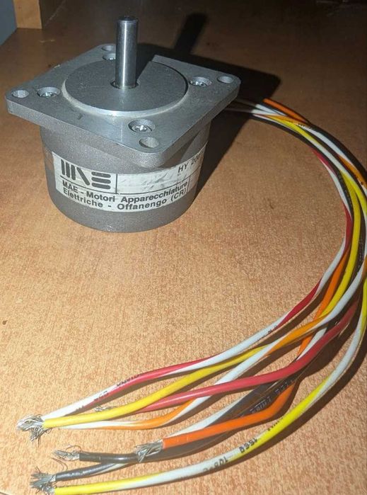 Кроковий двигун MAE / AMETEK HY200-2215-095A, NEMA23, 1.8°, 8 виводів