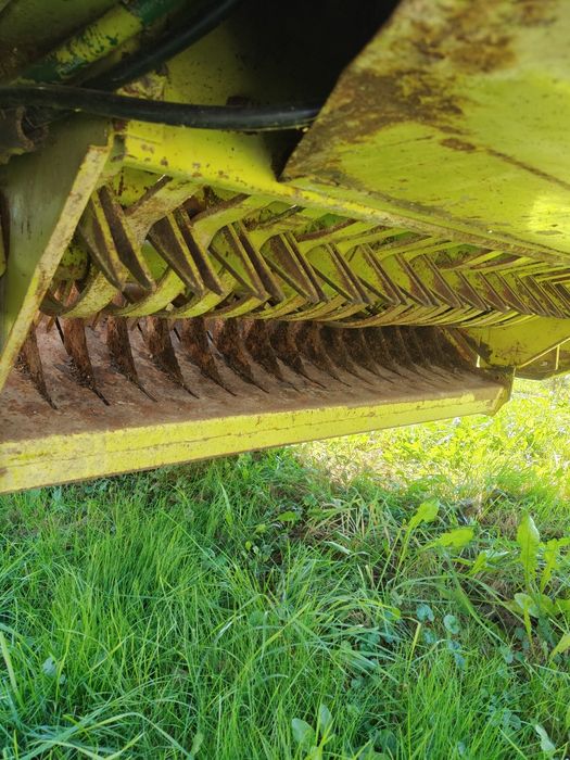 Przyczepa samozbierająca Claas sprint 330s