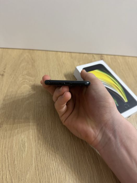 IPhone SE 2020 Czarny 64GB