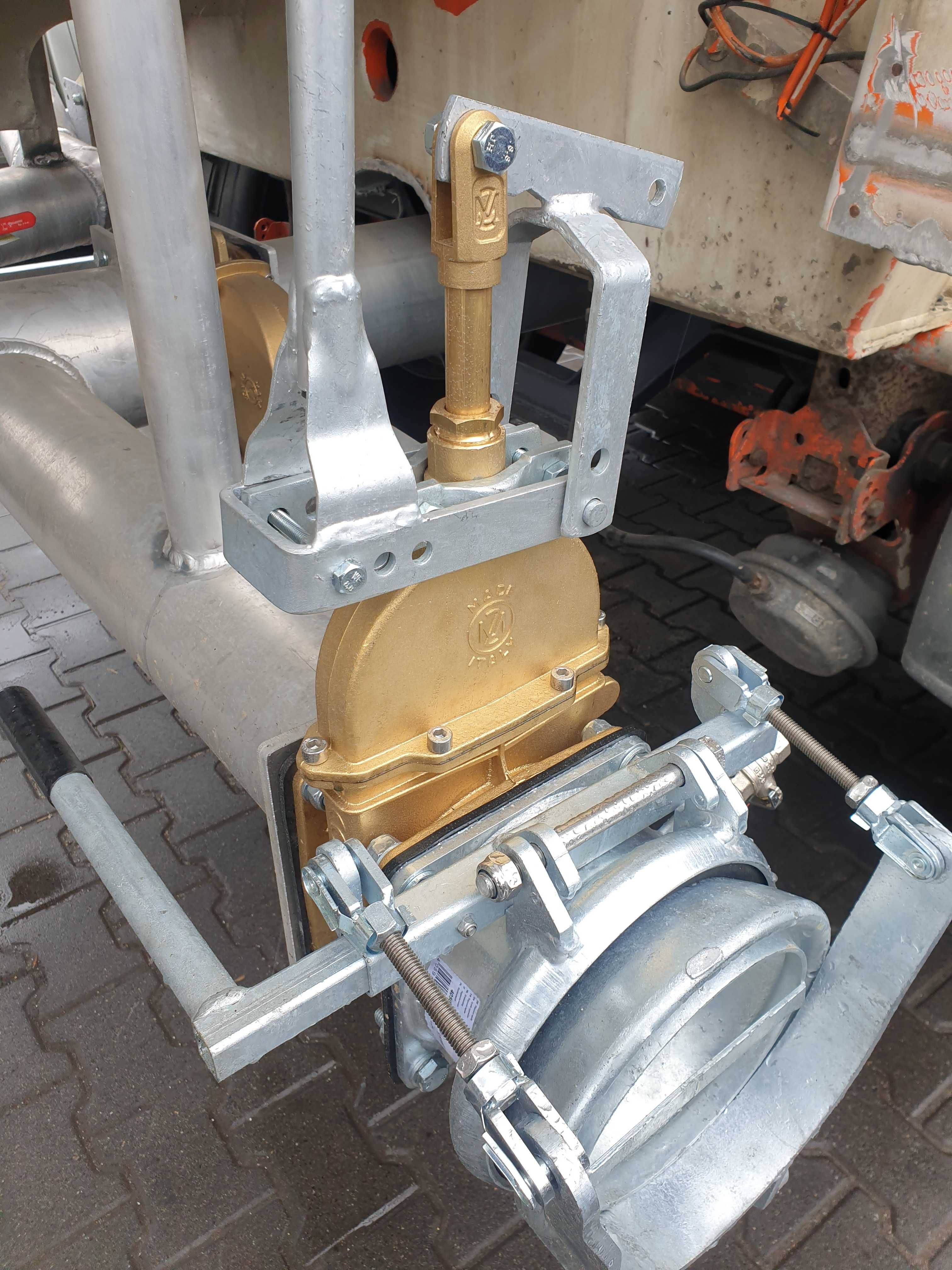 Gniazdo 6” z kołnierzem 6” i wylotem 2”