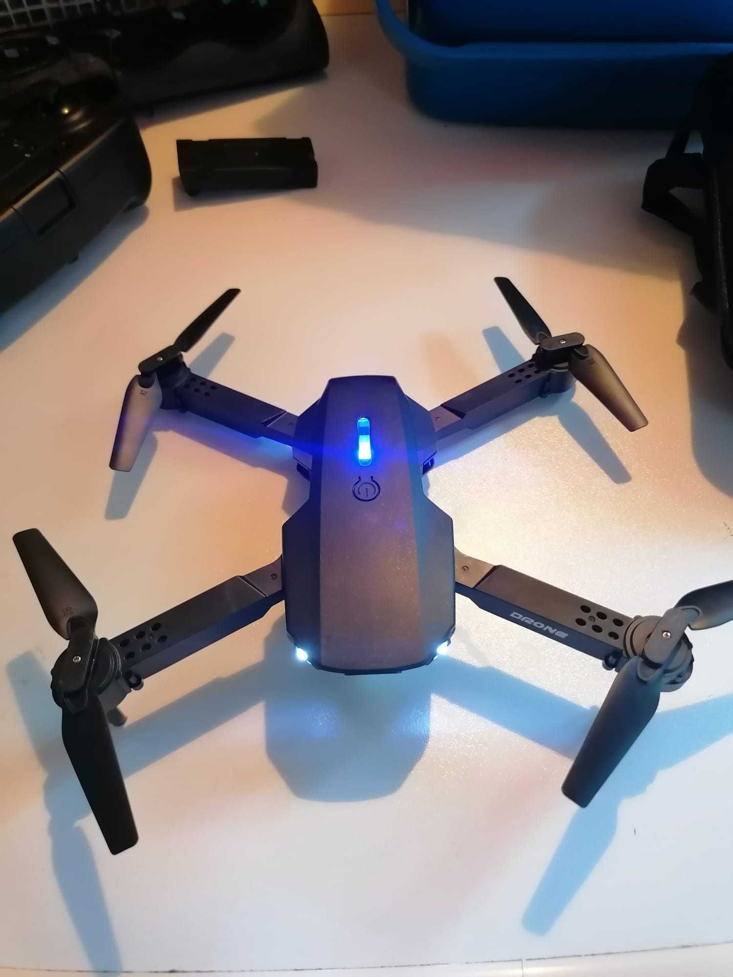 Drone E88 Pro com 6 baterias