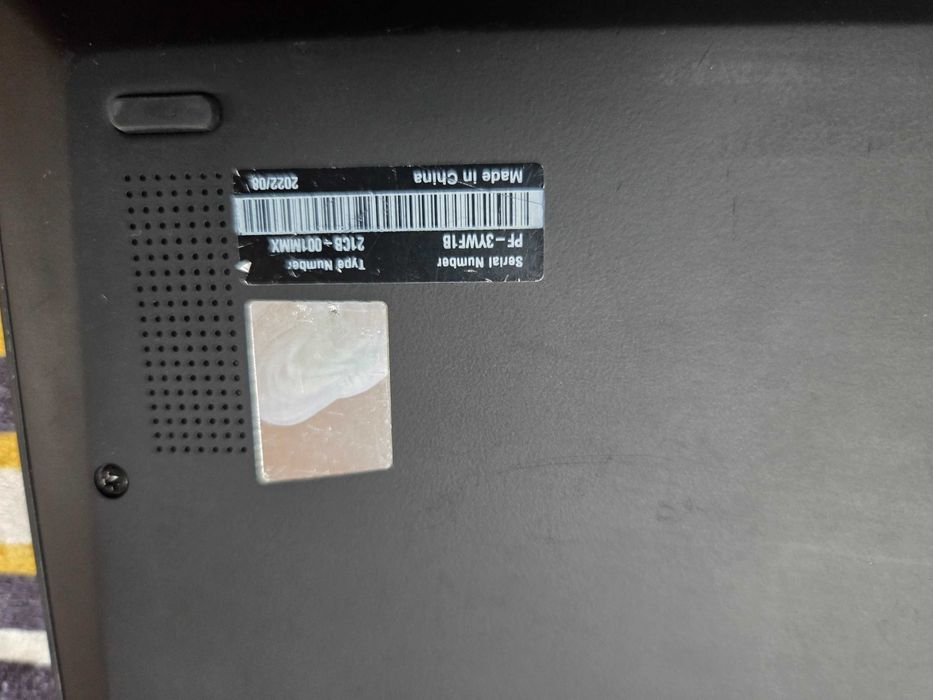 Lenovo ThinkPad X1 Carbon Gen 10 i5-1240P/16GB/256 SSD/14'' FHD WIN 11