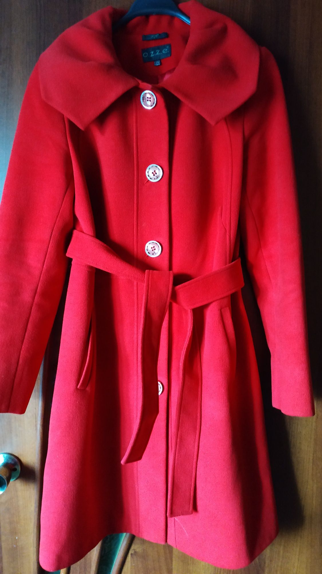 Червоне пальто 46-48 роз.