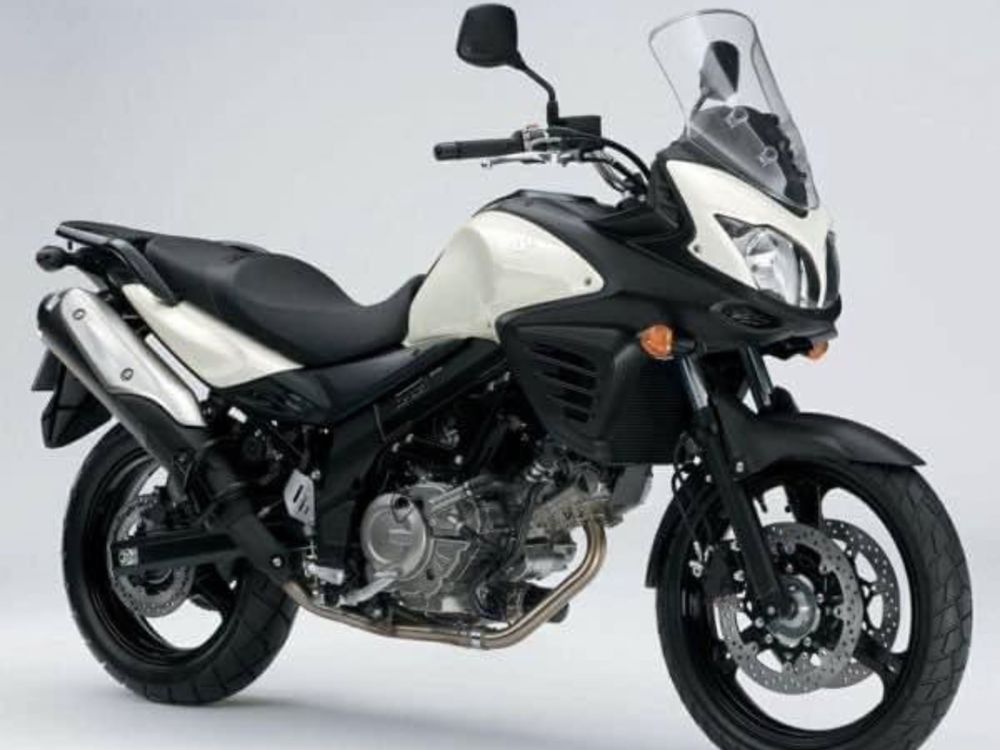 Carenagem lateral direita Suzuki V-Strom DL650 de 2011 a 2015