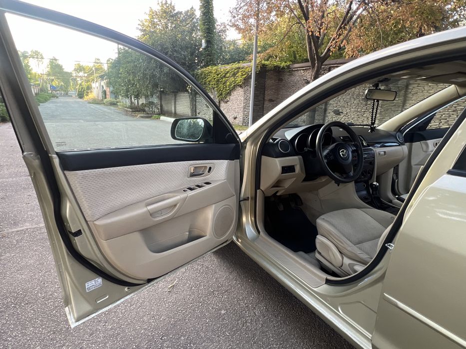 Продам Mazda 3. 2.0
