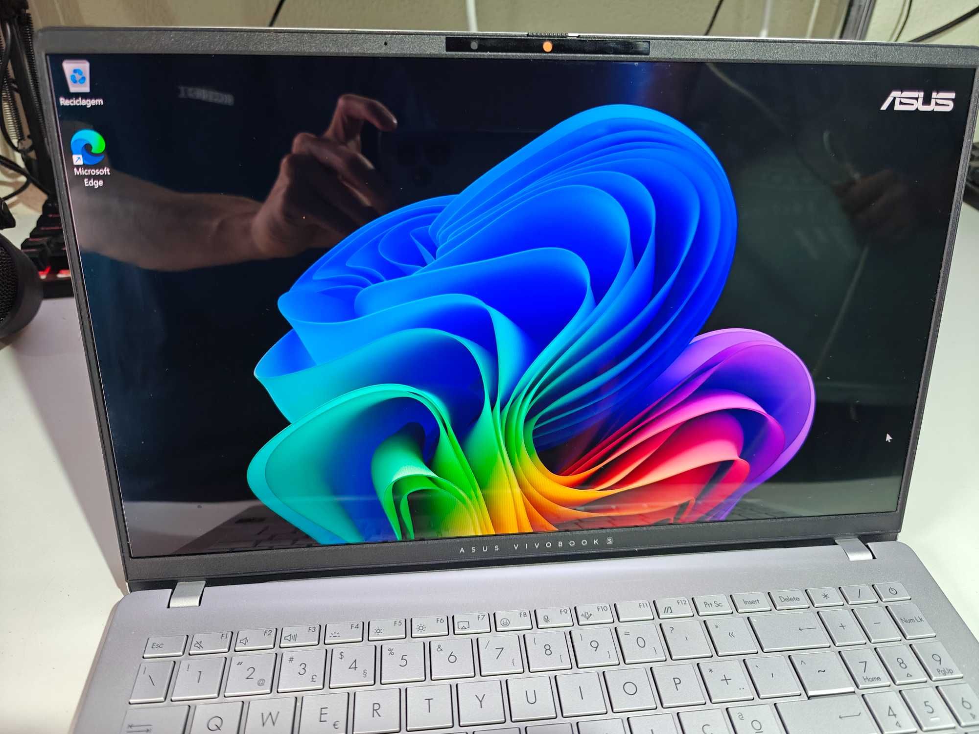 Portátil ASUS Vivobook S 15 OLED