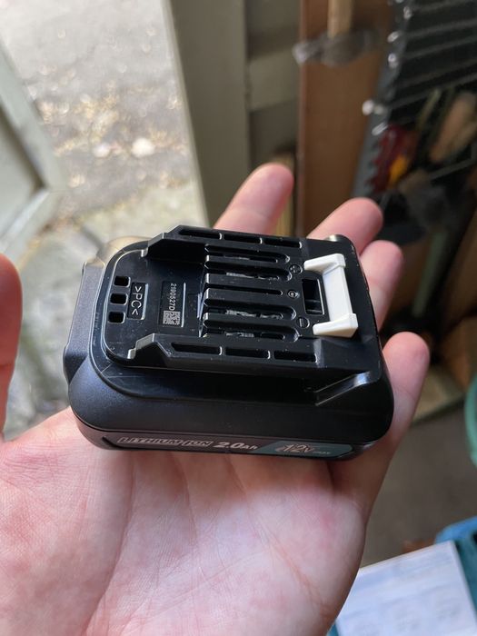 Продам шуруповерт Makita df333dwae