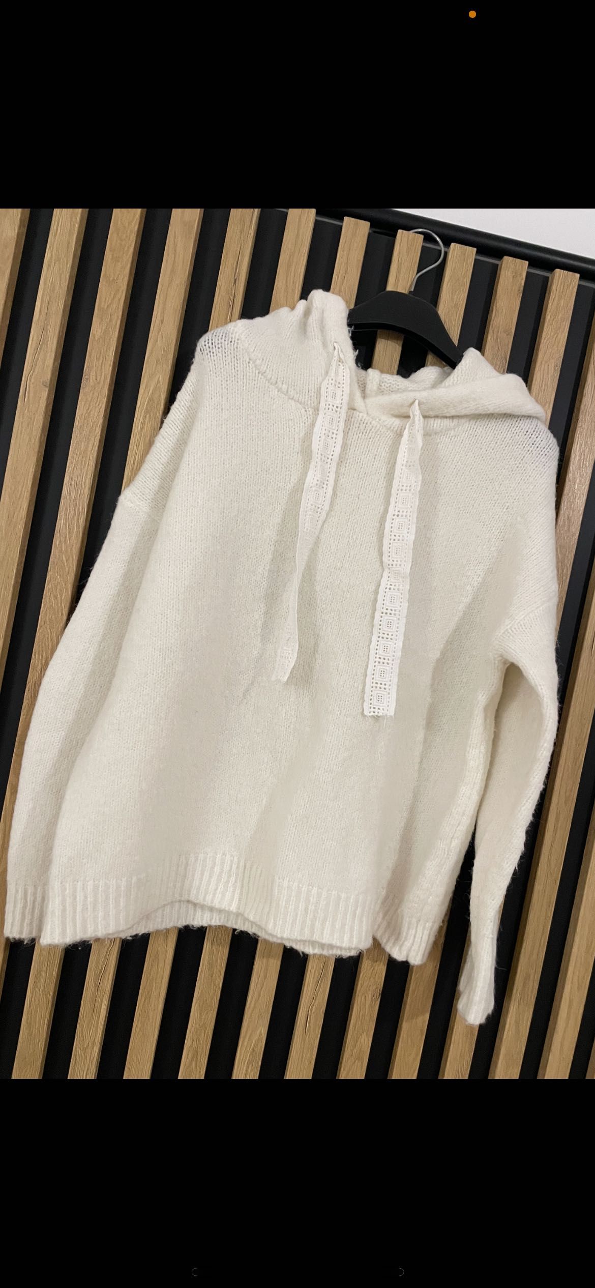 Sweter z koronka