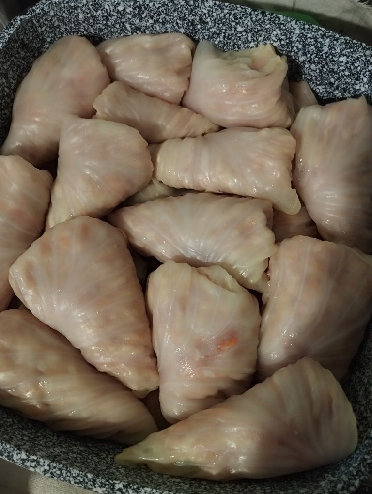 Пельмені, чебуреки, вареники, голубці, перчик з начинкою.