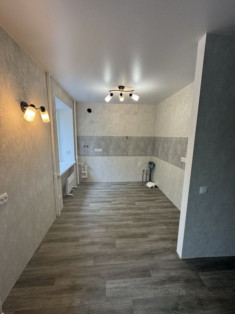 Продам 2 комнатную квартиру в центре
