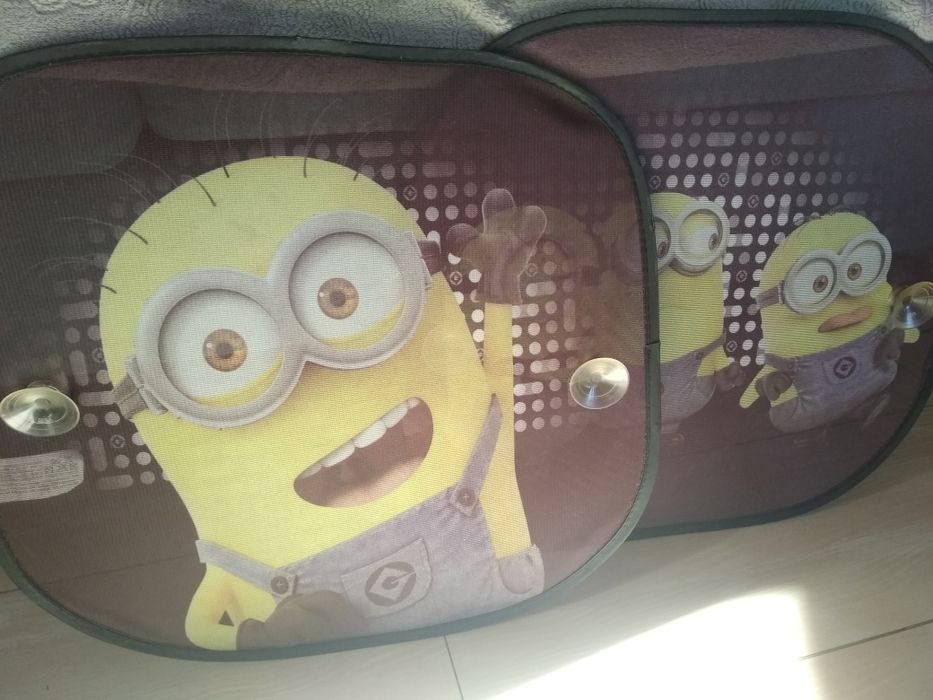 Osłonki osłonka na szyby samochodowe Minionki