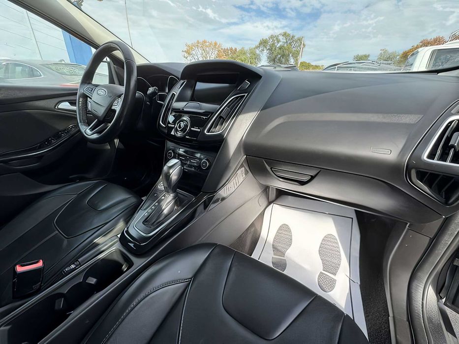 Ford Focus      2017