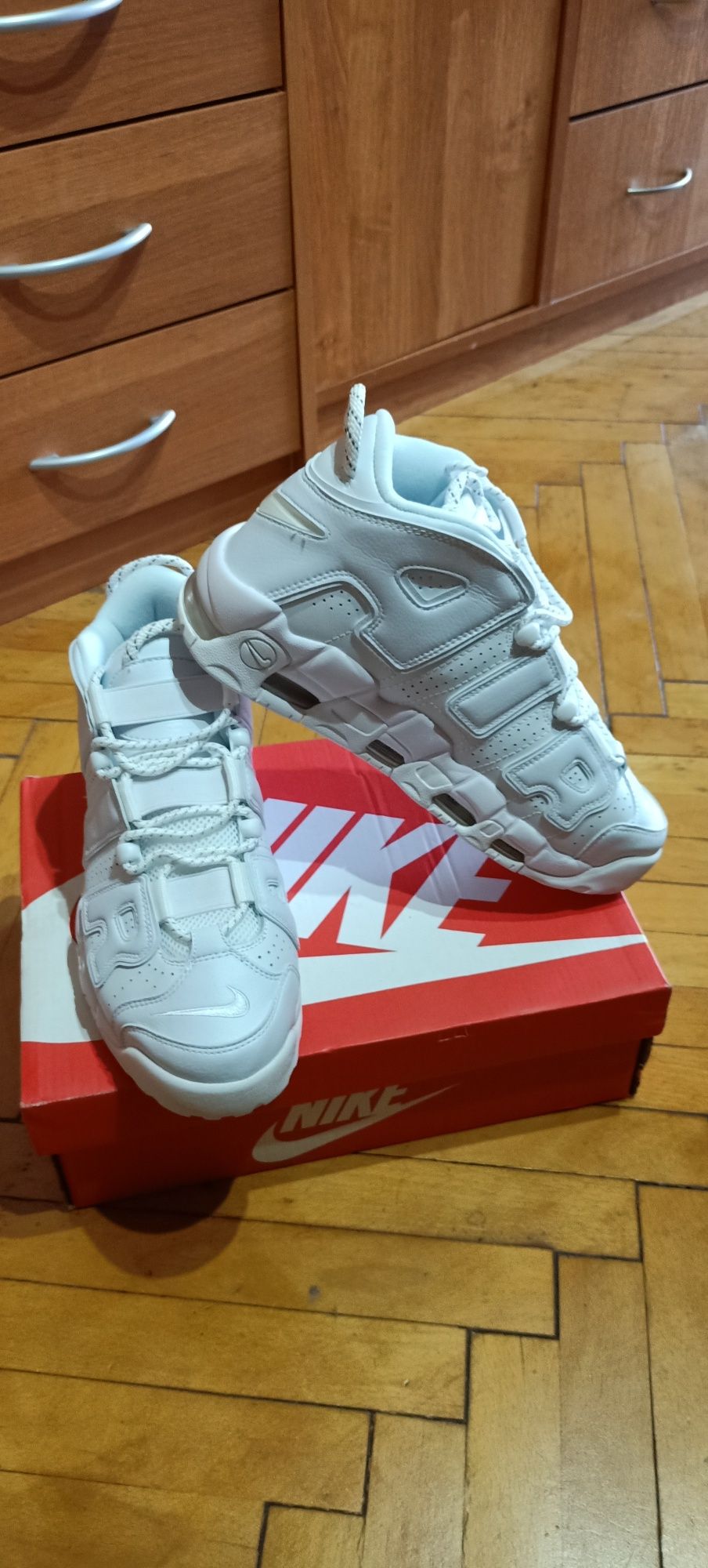 Nike Air More Uptempo '96 Triple White Limited Roz. 44
