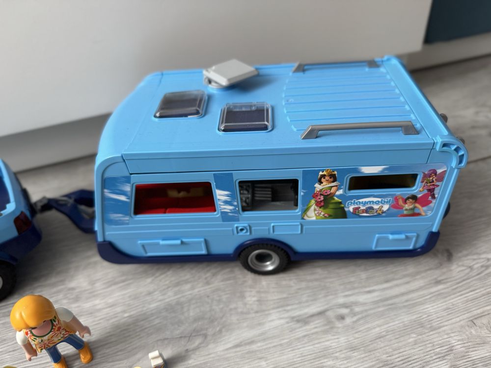 Playmobil auto pickup z przyczepą kempingową 9592