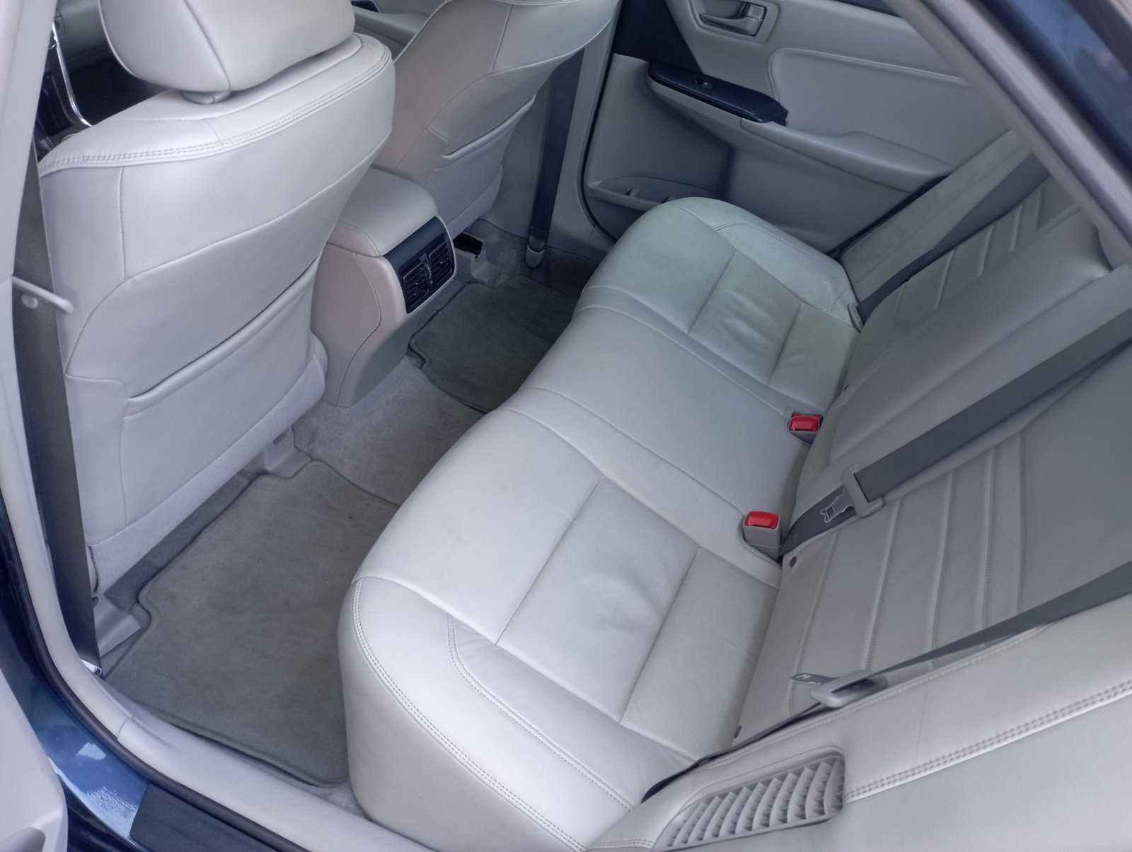 Оренда авто Камрі гібрид Camry Hybrid