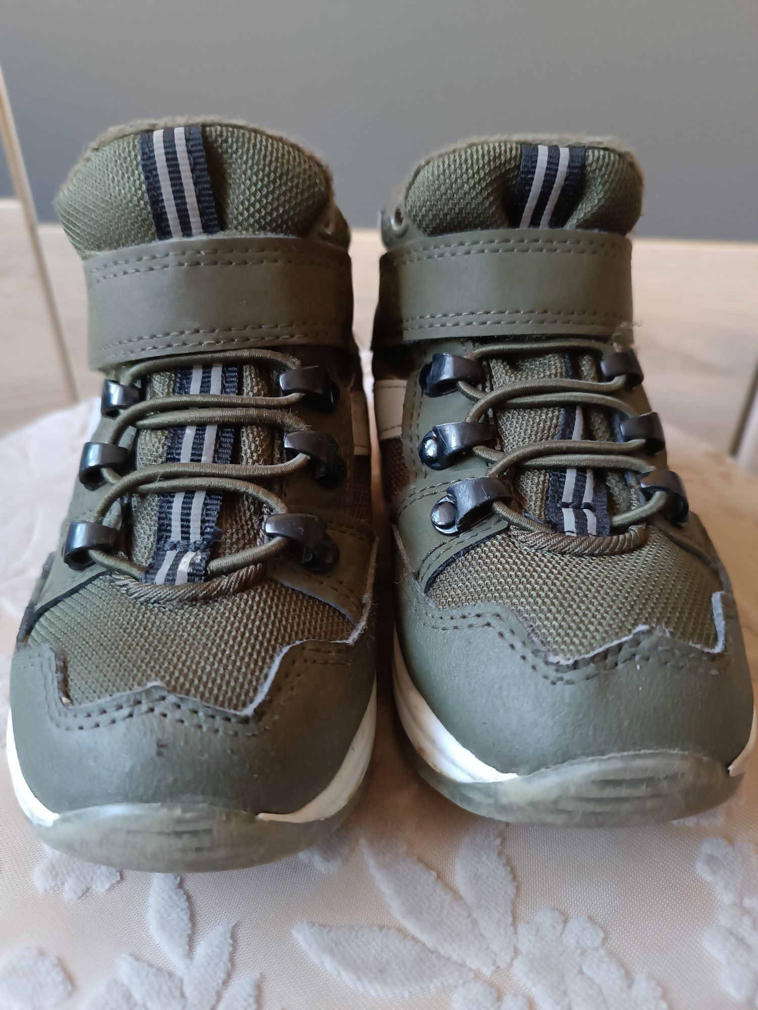 Buty chłopięce na rzepy 24