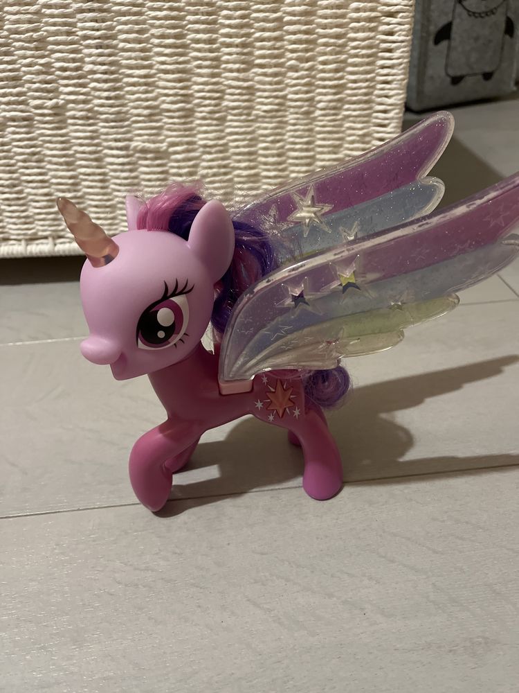 My little pony świecace skrzydła i ruchome