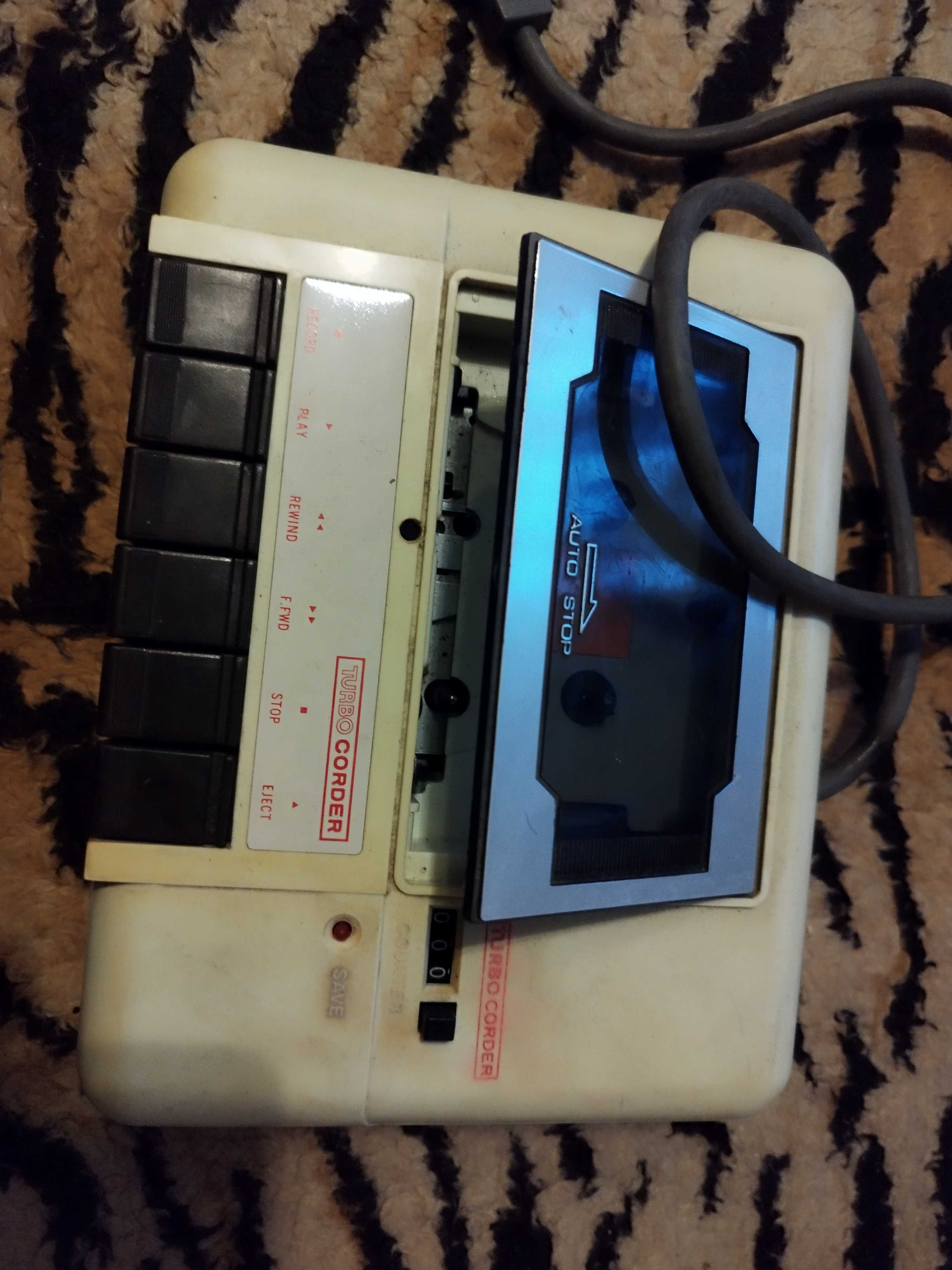 COMODORE 64 +kaseta+zasilacz+magnetofon i joystick