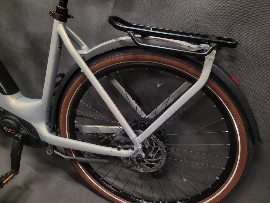 Rower elektryczny Cube Touring Hybrid 625 PRO_ Shimano_ Bosch Smart