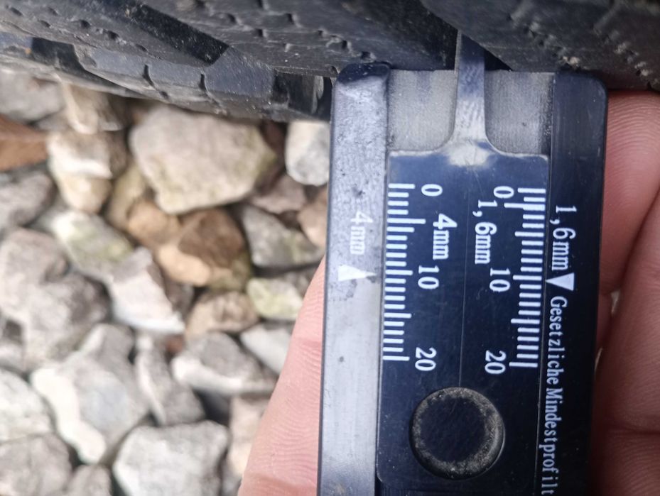 Opony zimowe z felgami