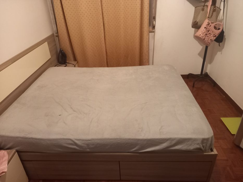 Cama casal, completo(cama, estrado e colchão) seme novo