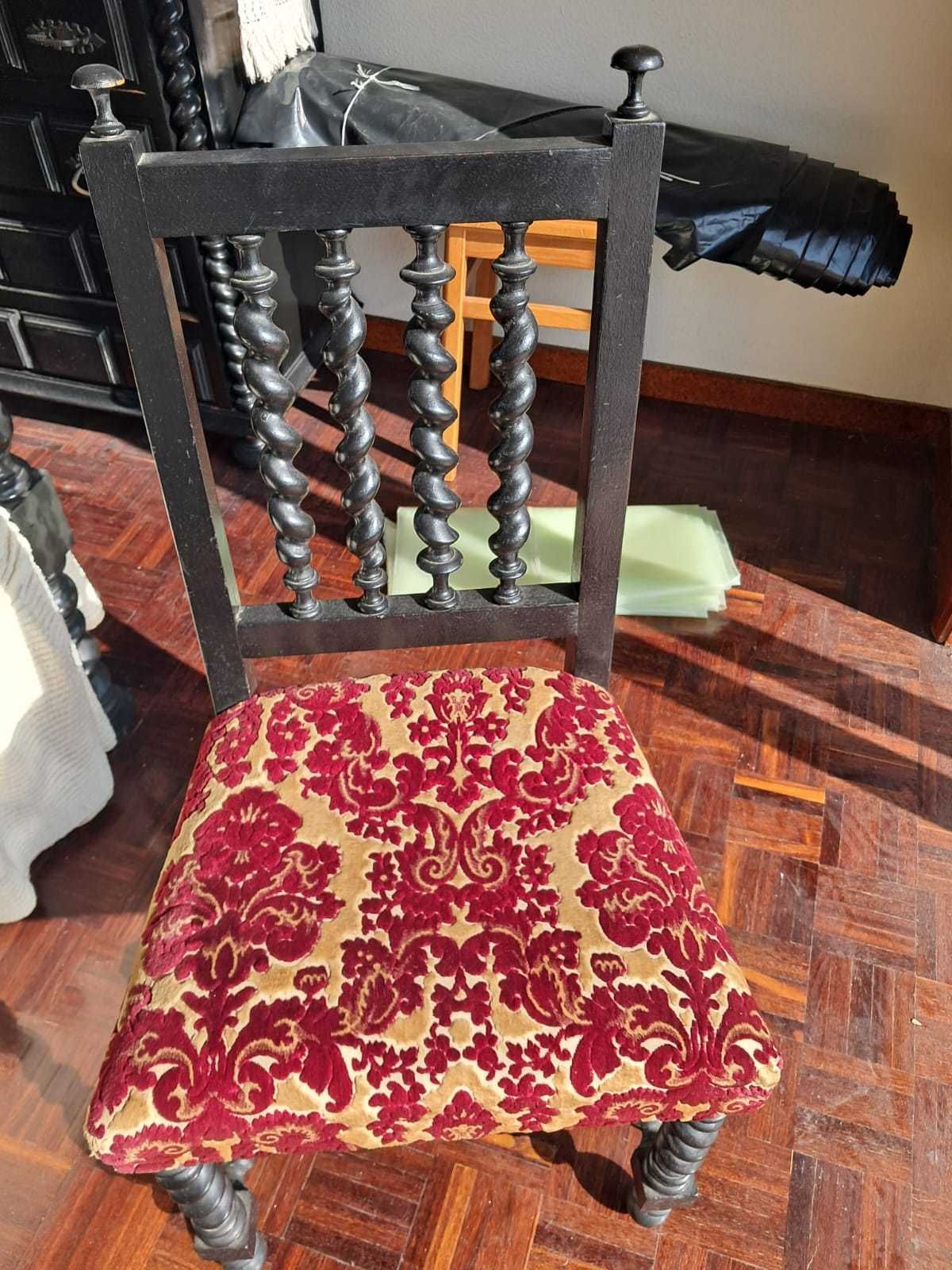 Mobília de quarto completa, em Mogno.