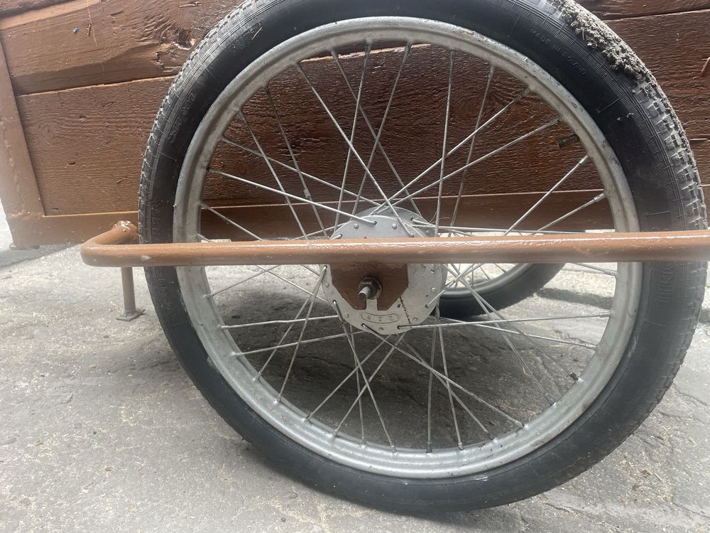 Wozek ogrodowy lekki