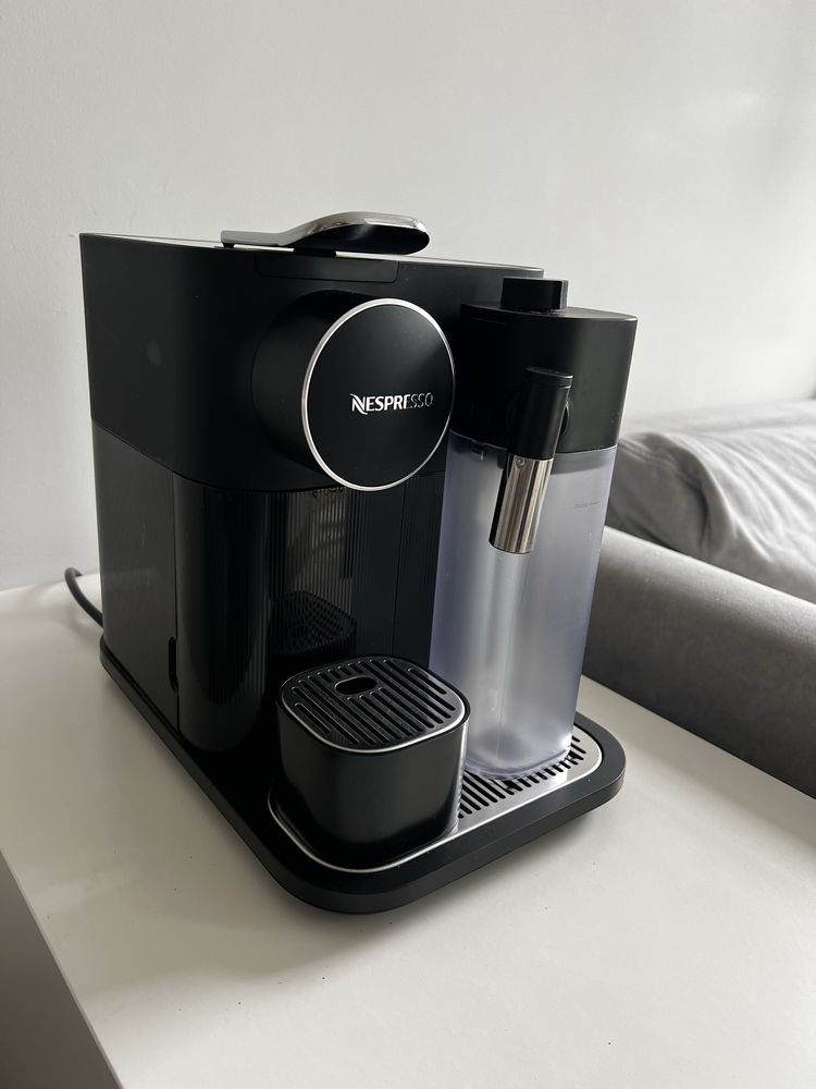 Máquina de Café Nespresso DeLonghi Gran Lattissima Sophisticated Darks
