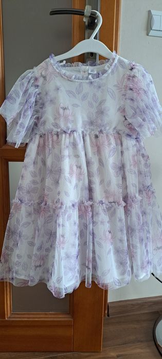 Sukienka 134 brokatowa letnia