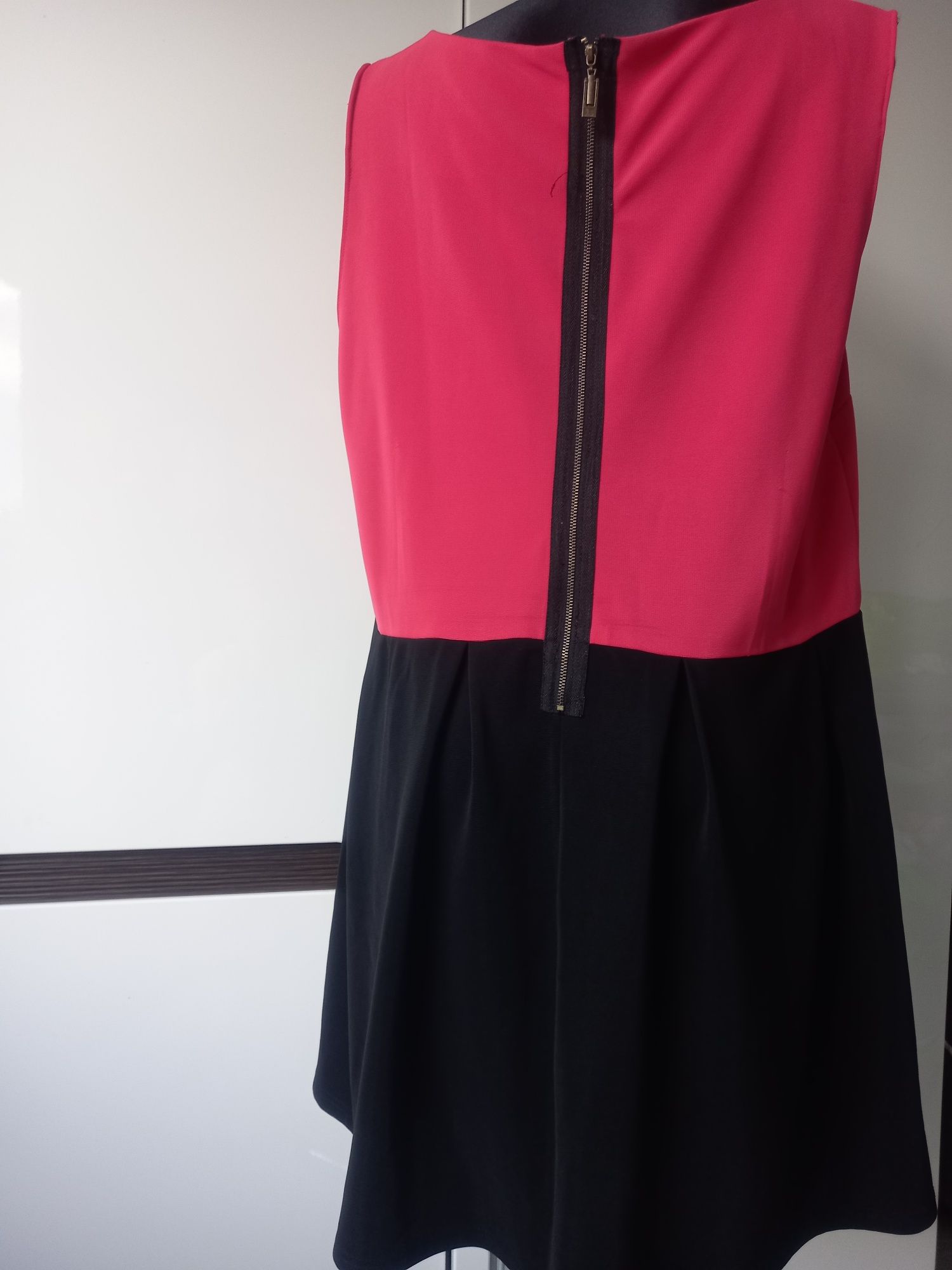Sukienka róż czarny love drobe 4XL 48 roz 20 suwak