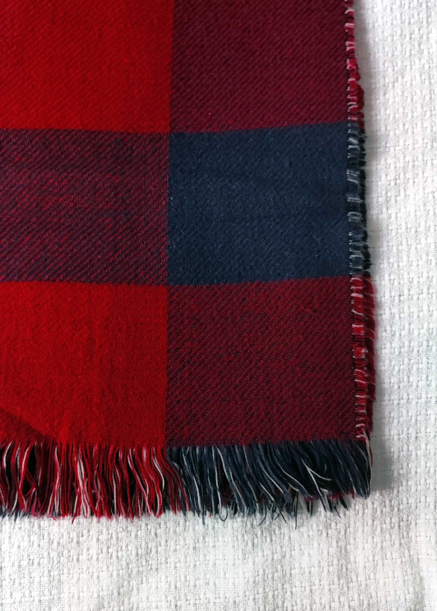Duży dwustronny szal szalik w klasyczną kratę czerwony czarny pepitka