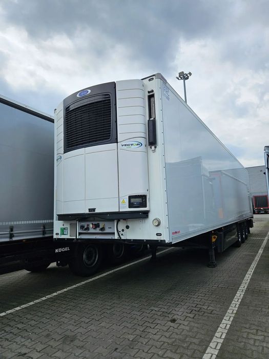 Schmitz Cargobull SKO 24 STOCK 31606  Naczepa chłodnia