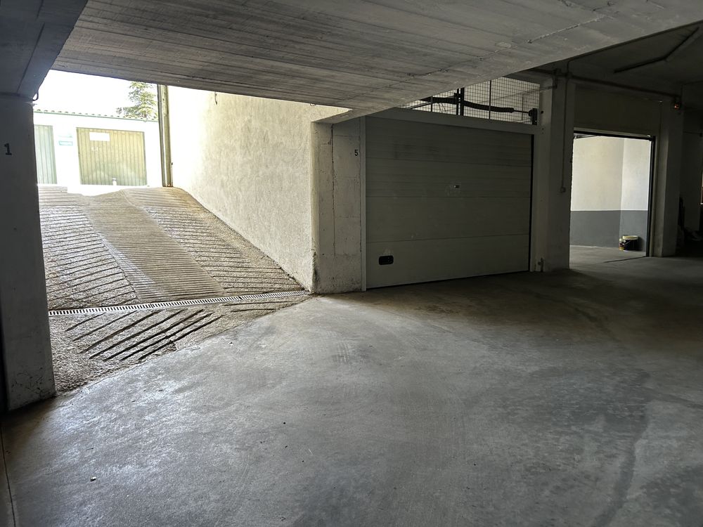 Vendo Garagem - Qt Pires Marques