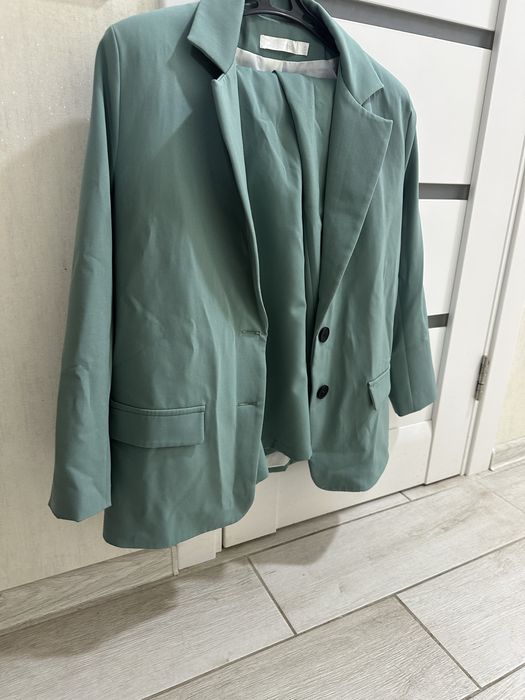 Костюм українського бренду