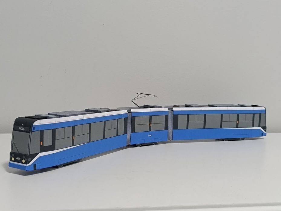 Bombardier NGT6-2 nowe malowanie MPK Kraków sklejony  Model kartonowy